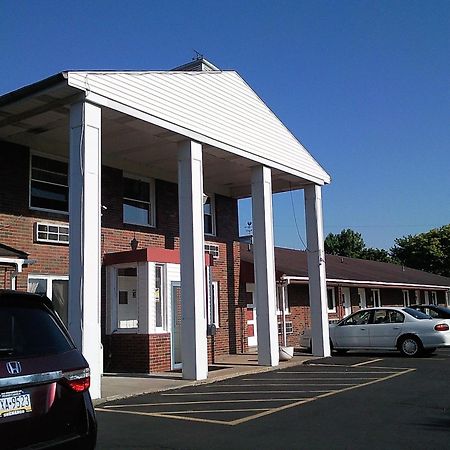 Colonial Inn Mercer-Grove City Exterior foto