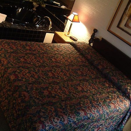 Colonial Inn Mercer-Grove City Quarto foto