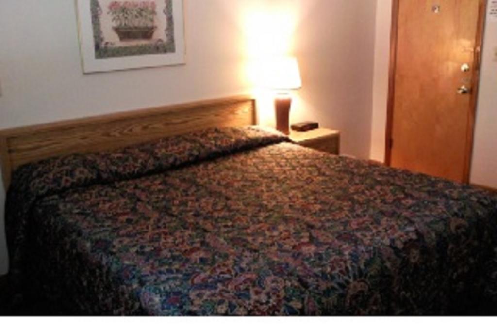 Colonial Inn Mercer-Grove City Quarto foto
