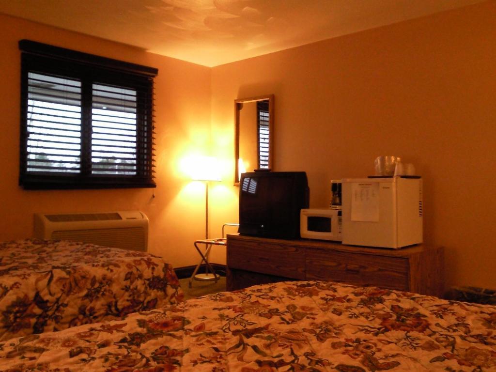 Colonial Inn Mercer-Grove City Quarto foto